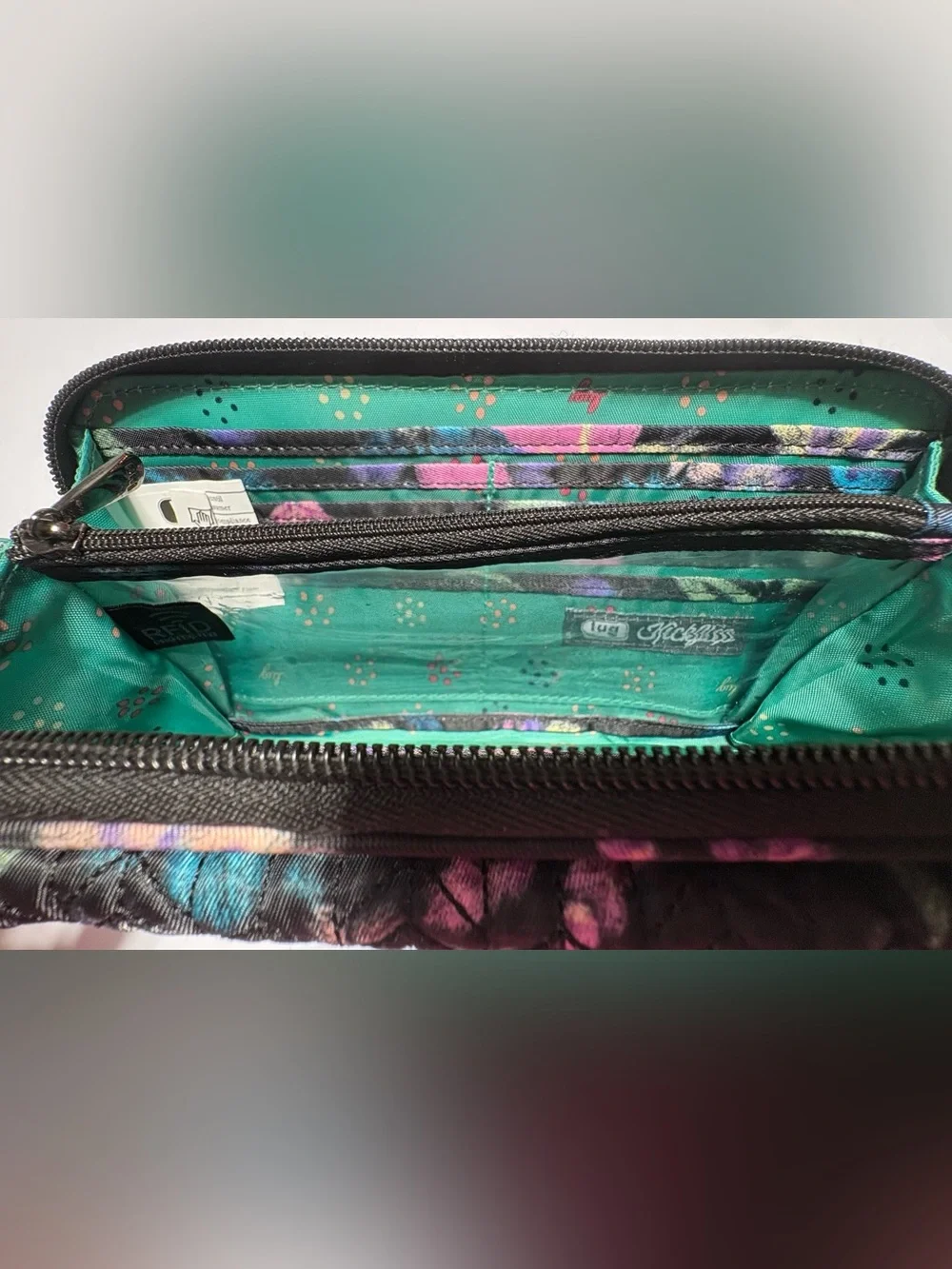 lug front hold pockets
